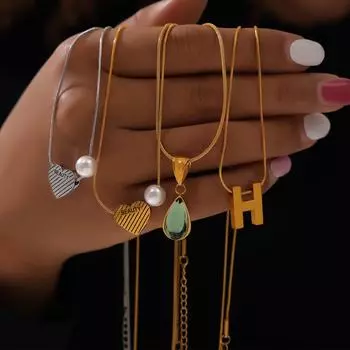 Французская мода ретро ниша любовь дизайн праздник фэн-шуй капля стеклянный камень кулон титановая сталь позолоченное ожерелье ювелирные изделия