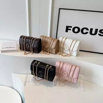 Французская нишевая иностранная цепная сумка женская 2024 осень и зима новая мода маленькая квадратная сумка простая текстура сумка через плечо чёрный