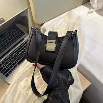 Французская нишевая сумка через плечо для женщин 2024 года, популярная новая корейская версия, модная повседневная однотонная переносная сумка через плечо чёрный