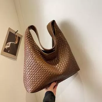Французская плетеная сумка женская атмосфера универсальная сумка через плечо ниша подмышечная сумка текстура портативная сумка для поездок на работу чёрный