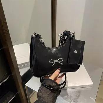 Французская повседневная трендовая сумка через плечо в форме полумесяца для женщин 2024 года, новый модный нишевый дизайн, простая и красивая сумка через плечо чёрный