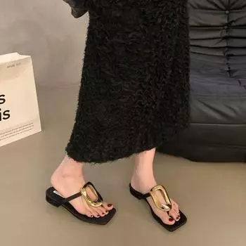 Французская верхняя одежда высокого класса, классные тапочки, женские, новинка 2025 года, классные тапочки с золотыми пряжками на носке, летние платья, пляжные тапочки 35 серебряный