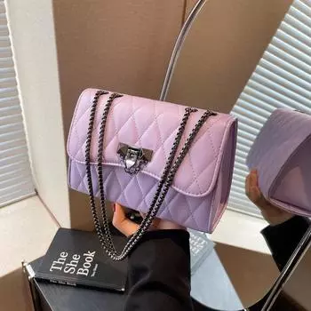 Французская вышивка нитью ромбовидная текстура простая квадратная сумка весна 2024 новая цепочка модный замок сумка через плечо чёрный