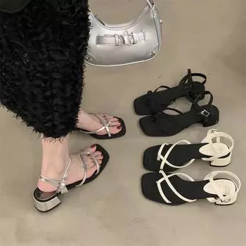 Французские босоножки с открытым носком на толстом каблуке, женская обувь, новинка 2024 года, летняя одежда с юбкой, квадратная головка, серебряные римские туфли 35 чёрный