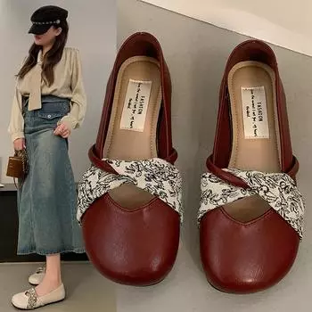 Французские красные одинарные туфли женские весна 2025 новые круглые балетки с плоским дном туфли Мэри Джейн маленькие кожаные туфли 35
