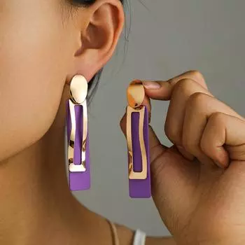 Французские модные новые легкие серьги в роскошном стиле, нишевые индивидуальные серьги с распылением, цветные серьги, геометрические прямоугольные металлические серьги 7.2*1.4cm фиолетовый