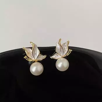 Французские ретро-серьги-гвоздики с бабочками и жемчугом, женские, легкие, роскошные, элегантные, нежные, модные, индивидуальные, универсальные серьги