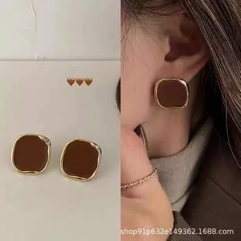 Французские ретро-серьги квадратной формы: Нишевый дизайн, Холодный стиль, Высокая мода, Легкая роскошь, Универсальный вино красного