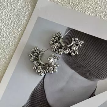 Французские ретро-серьги с бахромой из металлических шариков и жемчугом, женские индивидуальные, универсальные, темпераментные, модные серьги-гвоздики