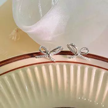 Французские серьги-бантики Новогодние трендовые серьги Нишевые серьги для женщин