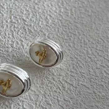 Французские серьги в придворном стиле класса люкс, темпераментные серьги в гонконгском стиле, графические металлические овальные серьги-гвоздики с перламутром