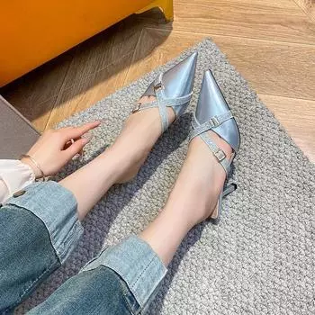 Французские туфли на высоком каблуке женские 2025 новые темпераментные босоножки с перекрестными пряжками тонкие заостренные одинарные туфли из лакированной кожи сзади пустые 34 серебряный