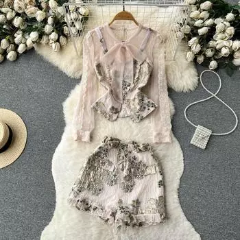 Французские жаккардовые брючные костюмы, женские новые модные летние кружевные лоскутные рубашки с рюшами и длинными рукавами + шорты с высокой талией, комплект из двух предметов S бежевый