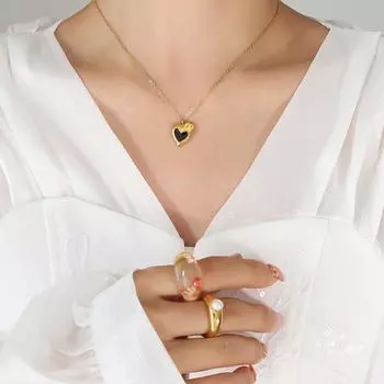 Французский нишевый дизайн капающего масла ожерелье в форме персикового сердца особой формы, титановая сталь с покрытием из 18-каратного золота, не выцветающие модные персонализированные ювелирные изделия