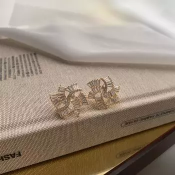 Французский ретро-дизайн, высококачественные серьги-гвоздики с подсолнухами, легкие, роскошные, темпераментные, универсальные, модные, пригородные, циркониевые серьги