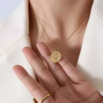 Французский ретро нишевый дизайн ювелирных изделий из титановой стали с покрытием из 18-каратного золота с подвеской в виде монеты в виде пчелы для женщин