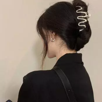 Французский стиль волос коготь скрещивания зубов пружинный дизайн тугая нерегулярная форма волны большая заколка для волос серебряный