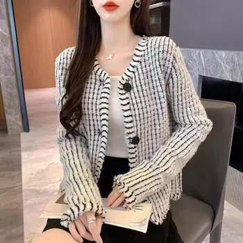 Французский темперамент полосатый маленький ароматный свитер женский осенний новый темперамент универсальный вязаный кардиган топ One Size