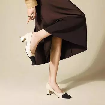 Французский темперамент, соответствие цветов, ароматный стиль, легкий рот, новая модель 2025 года, маленькая квадратная головка, толстый каблук, среднее соединение каблуков, одинарные туфли, высокие 34