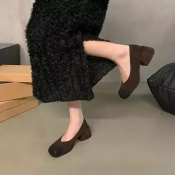 Французский толстый каблук, черный квадратный носок, темперамент, одиночные туфли, женская обувь 2024 года, новые ретро легкие туфли на высоком каблуке для позднего вечера 35 чёрный