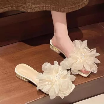 French flower pearl slippers women s wear 2025 new summer sandals fashion versatile thick heel with skirt one-word 34