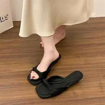 French low-heeled cool slippers women s summer wear 2025 new fashion with skirt slope heel seaside beach one-word 35