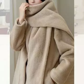 French medium and long Mao Mao Xiaoxiangfeng jacket autumn and winter women s 2024 new thermal top high-end sense super good-looking S
