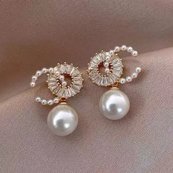 French Minority Unique Micro Inlaid Pearls Earrings for Women 2025 New Arrival Best Selling Accessible Luxury Fancy Stud Earrings Graceful Earrings Double C Pearl Drop Earrings