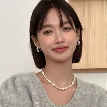 French retro double-layer pearl stud earrings women s light luxury, exquisite high-end sense, gentle temperament, silver needle earrings, new fashion 925 silver needle