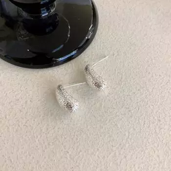 French Retro Earrings Texture Beating Pattern Pea Earrings Personalized Stud Earrings Versatile Light Luxury Socialite Women