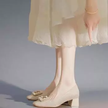 French thick heel high heels women s 2025 new wedding shoes bridesmaid shoes square head shallow mouth with cheongsam horse dress single shoes 34