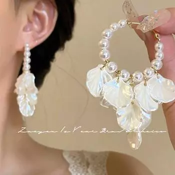 French Vintage Shell Pearl Petal Fringed Earrings Female Accessible Luxury Fancy Long High Profile Ear Studs Earrings Pearl petal tassel earrings-Silver Needle
