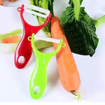 Фруктовые ломтики Картофель Бытовая кухня Многофункциональная скребковая терка для яблок Очистка фруктов Пластиковая картофелечистка Терка для огурцов и моркови красный