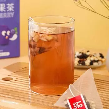 Черничный фруктовый чай в треугольном пакетике с настоем из яблок, персика и шелковицы, 40 г