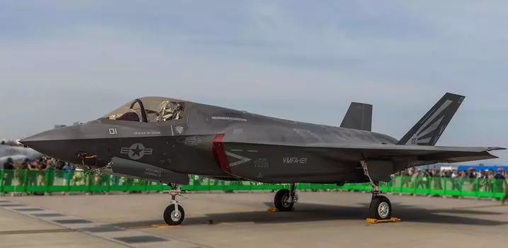 Fujimi Model Battle Sky Series Lightning II 2018 Iwakuni Friendship Day Special 1/72 No.2EX-1 F-35B (VMFA-121) (with Marking) BSK2EX-1