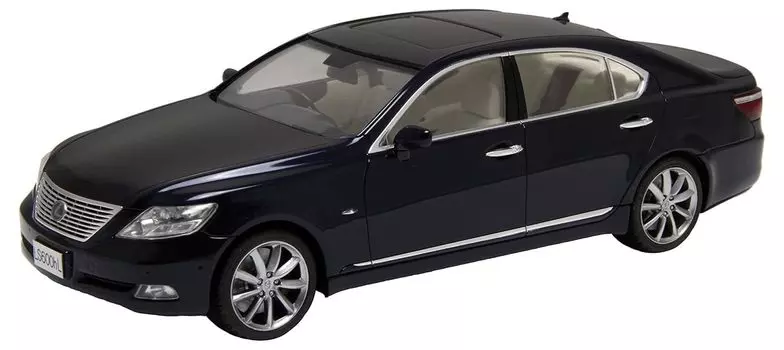 Fujimi Модель Inch Up Series Toyota Lexus LS600hL 2010 Модель Пластиковая модель ID7 1/24 № 7