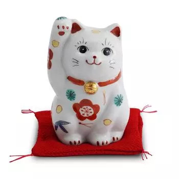 Fukubeya Kutani Ware Lucky Shochiku и подушка Plum Red, традиционная счастливая правая рука, удачливая кошка, узор, 10,5 см, в комплекте, ручная работа, амулет, рельефная, белый