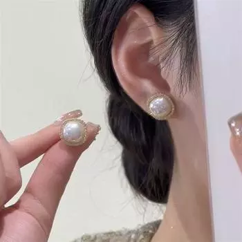 Full Diamond Pearl Stud Earrings Sterling Silver Fancy Retro Earrings 2023 New Arrival Best Selling Temperamental Minority Design Earrings Pearl square earrings Silver Needle