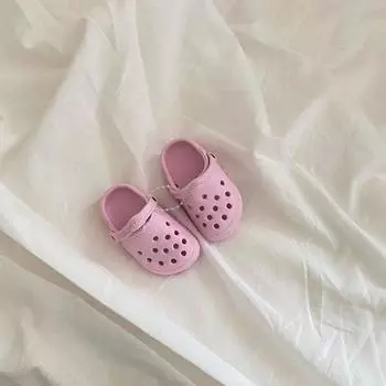 Funny Mini Mini Hole Shoes Pendant Pet Shoes Childen of Heaver Couple Keychain Cute Hang Decorations DIY Accessories Pink pair of shoes only Default Size