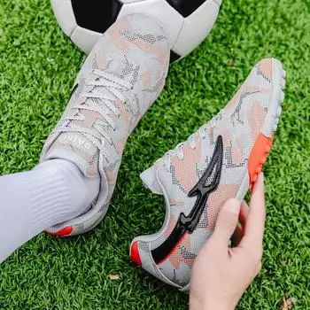 Футбольные бутсы с низким верхом 2024 года, новые светящиеся профессиональные игровые бутсы со сломанными ногтями, корейская версия модных персонализированных футбольных бутсов 35