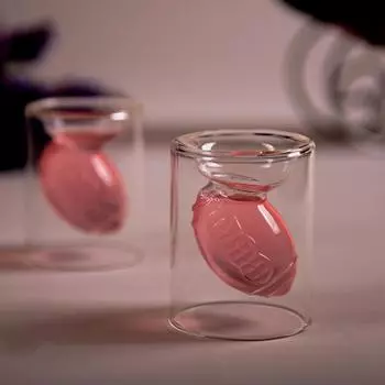 Футбольные реверсивные рюмки с 3D-рельефом в форме футбольного мяча внутри Футбольные стаканы Подарки любителям футбола Кружка для виски и пива 1PC