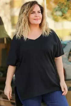 Футболка больших размеров с V-образным вырезом