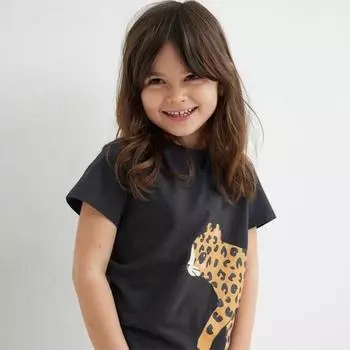Футболка из чистого хлопка с забавным мультяшным принтом для девочек 2025 года, летняя футболка с коротким рукавом для девочек, повседневная свободная черная футболка, футболки для детей, детская одежда 3Y