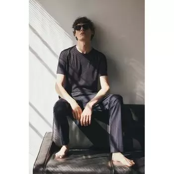 Футболка HM slim fit темно-синего цвета XS