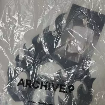 Футболка с изображением первого появления Bunknuckle