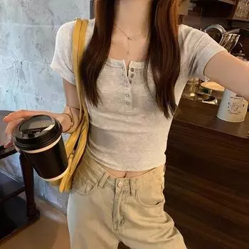 Футболка с короткими рукавами и U-образным вырезом, белая, серая, с пуговицей на правом плече, для женщин, летняя, сексуальная, чистое желание, нишевый дизайн ключицы, красивый топ S