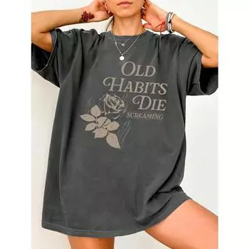 Футболка с заниженной линией плеч и цветочным принтом и слоганом OLD HABITS DIE SCREAMING S