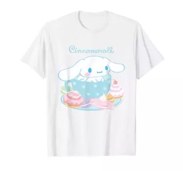 Футболка светлого цвета с изображением чашки чая Cinnamoroll
