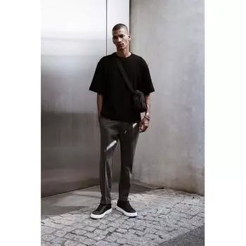 Футболка свободного покроя HM из хлопка черного цвета XS