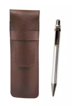 Футляр для карандашей из зернистой коровьей кожи шоколадного цвета. Цельнометаллический прочный набор шариковых ручек с прямым стержнем SASTYO-M11B